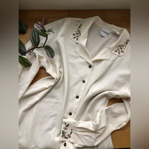 GORGEOUS Vintage Koret Embroidered Button Up Shirt Blouse Floral Cottagecore